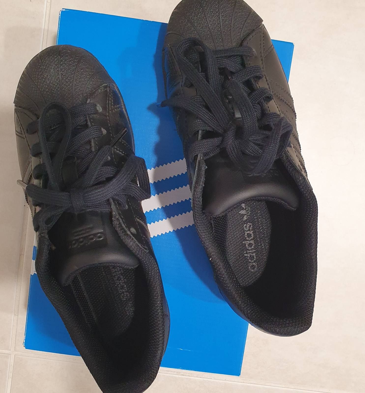 Adidas черни сникърси естествена кожа 37 номер Superstar shoes