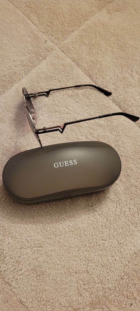 Дамски слънчеви очила GUESS