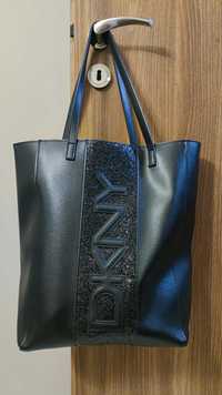 Черна чанта DKNY