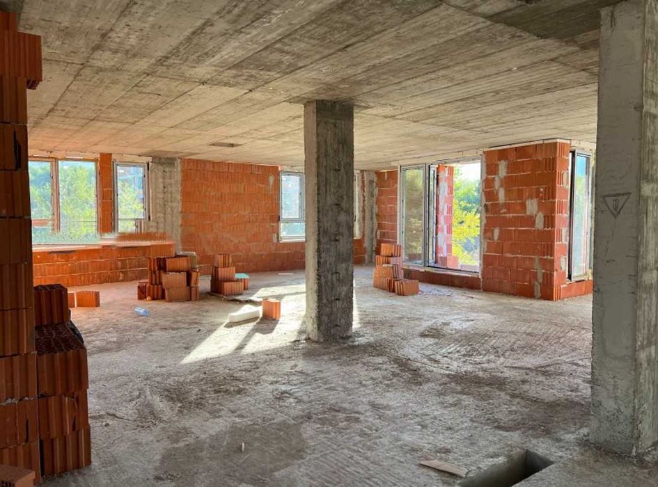 Продава се Тристаен апартамент в София, Малинова долина - 105 кв.м за 1652 €/кв.м - Снимка #1