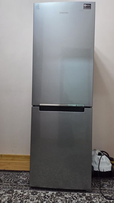 Холодильник SAMSUNG с нижней морозильной камерой, RB29FSRNDSA