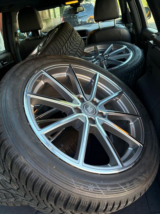 Vând set anvelope cu jante