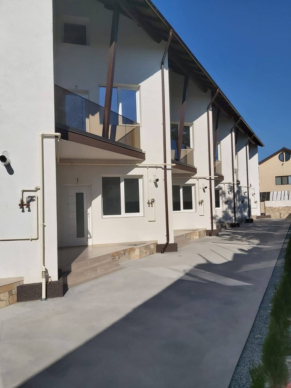 Casa noua de vanzare