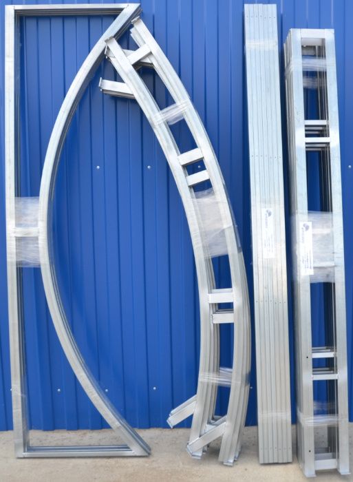 Навес за кола с Поликарбонатен покрив