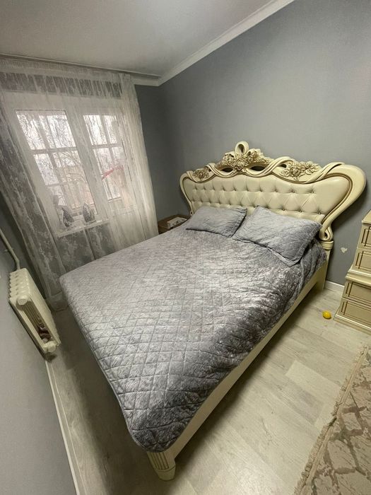 Продам спальный гарнитур