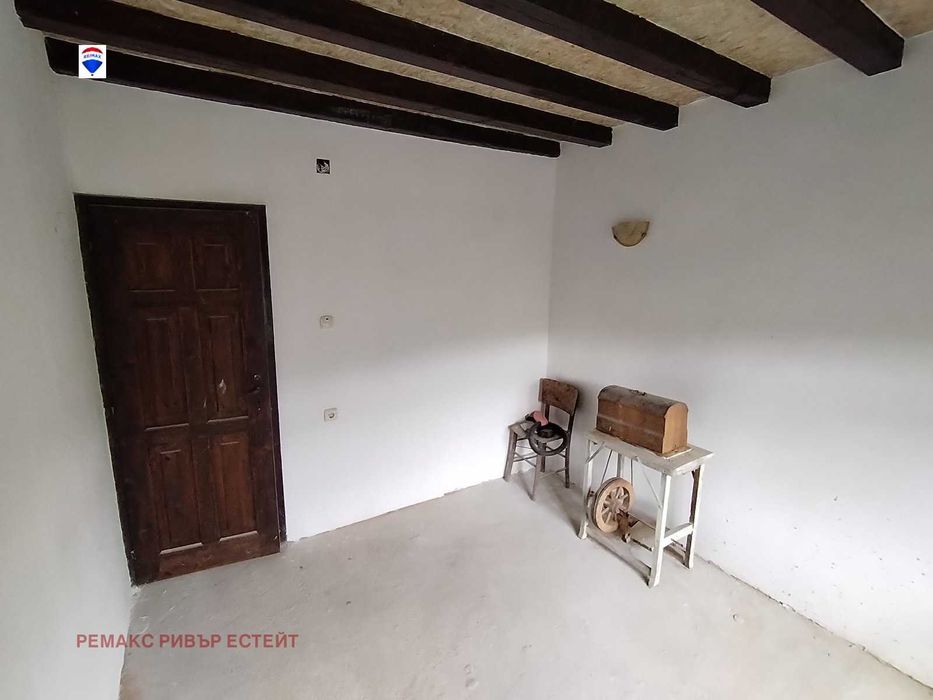 Селска къща за продажба в с. Червен, обл. Русе