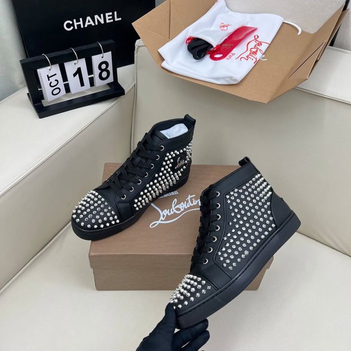 Оригинални кецове на Louboutin