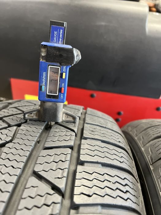 Зимни гуми 235/60 R17 Petlas