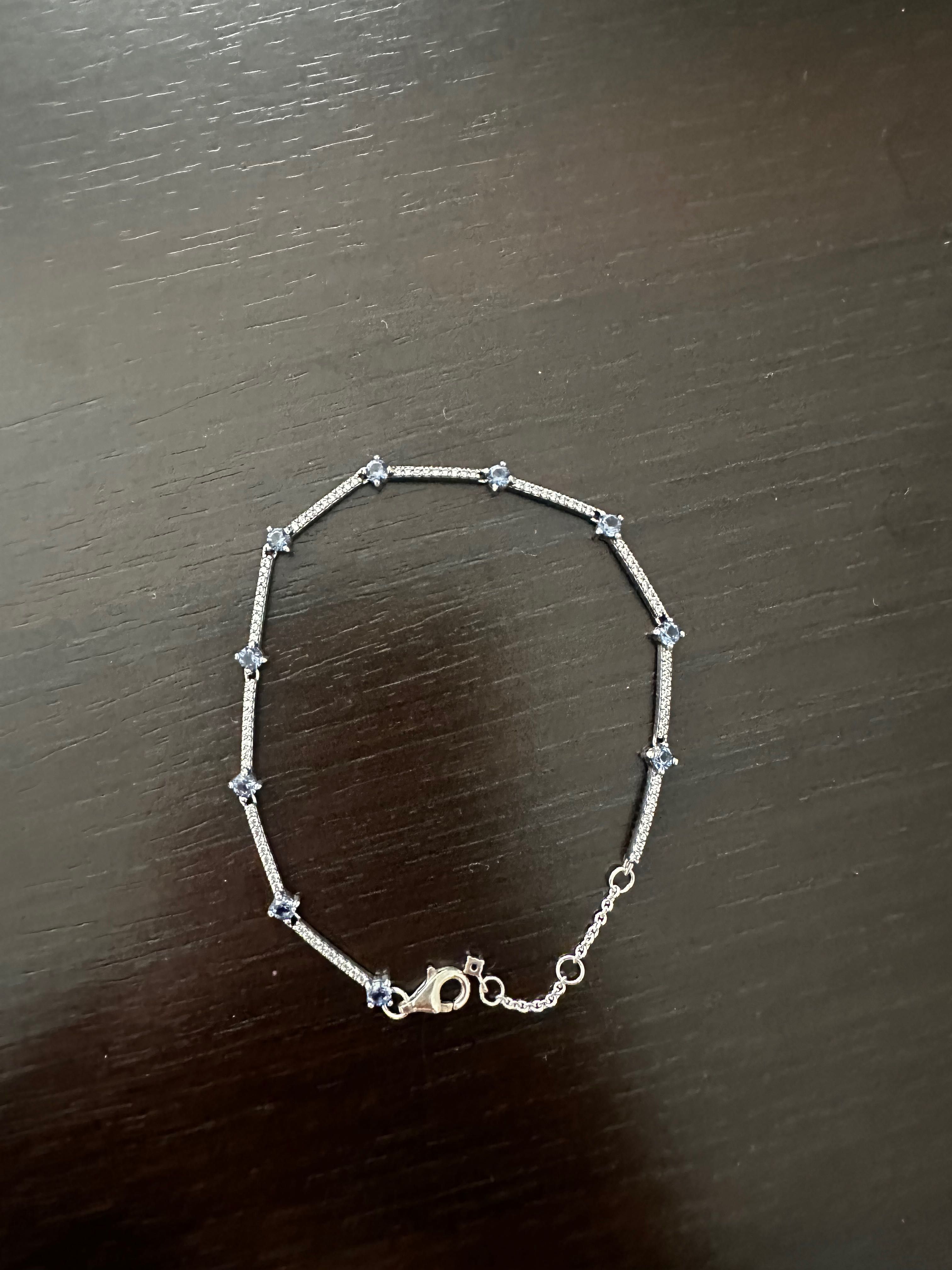 Продавам гривна Pandora- Уверени стъпки