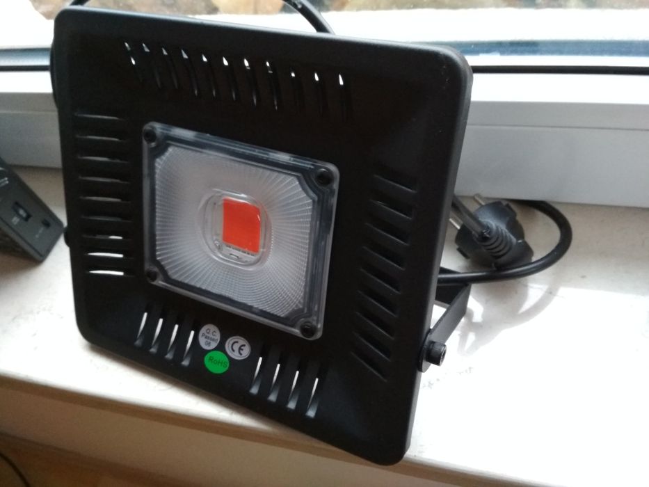 За оранжерии, за растения - LED Grow chip 50W 380-840nm. Розови и бели