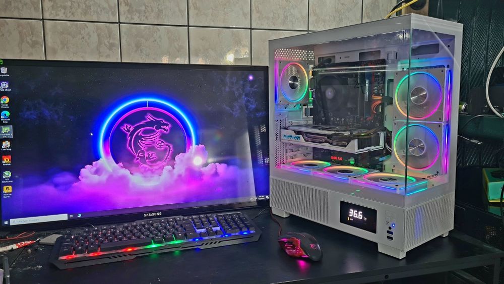 Unitate PC Gaming Ryzen 5 3600 video 8GB RX 570 16GB RAM SSD