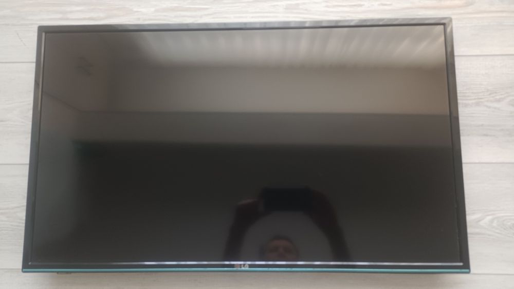 Продае́ться  телевизор LG. Диагональ 30