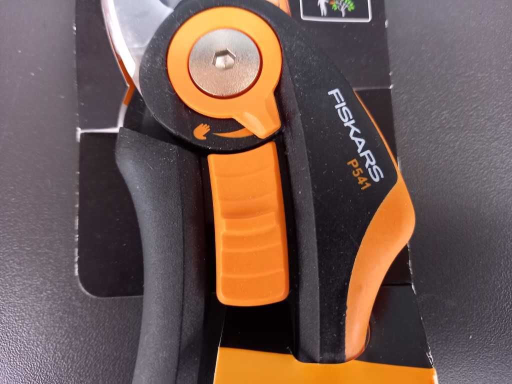 Fiskars P531 PLUS - Plus P541 - P751 - лозарски и градинскки ножици