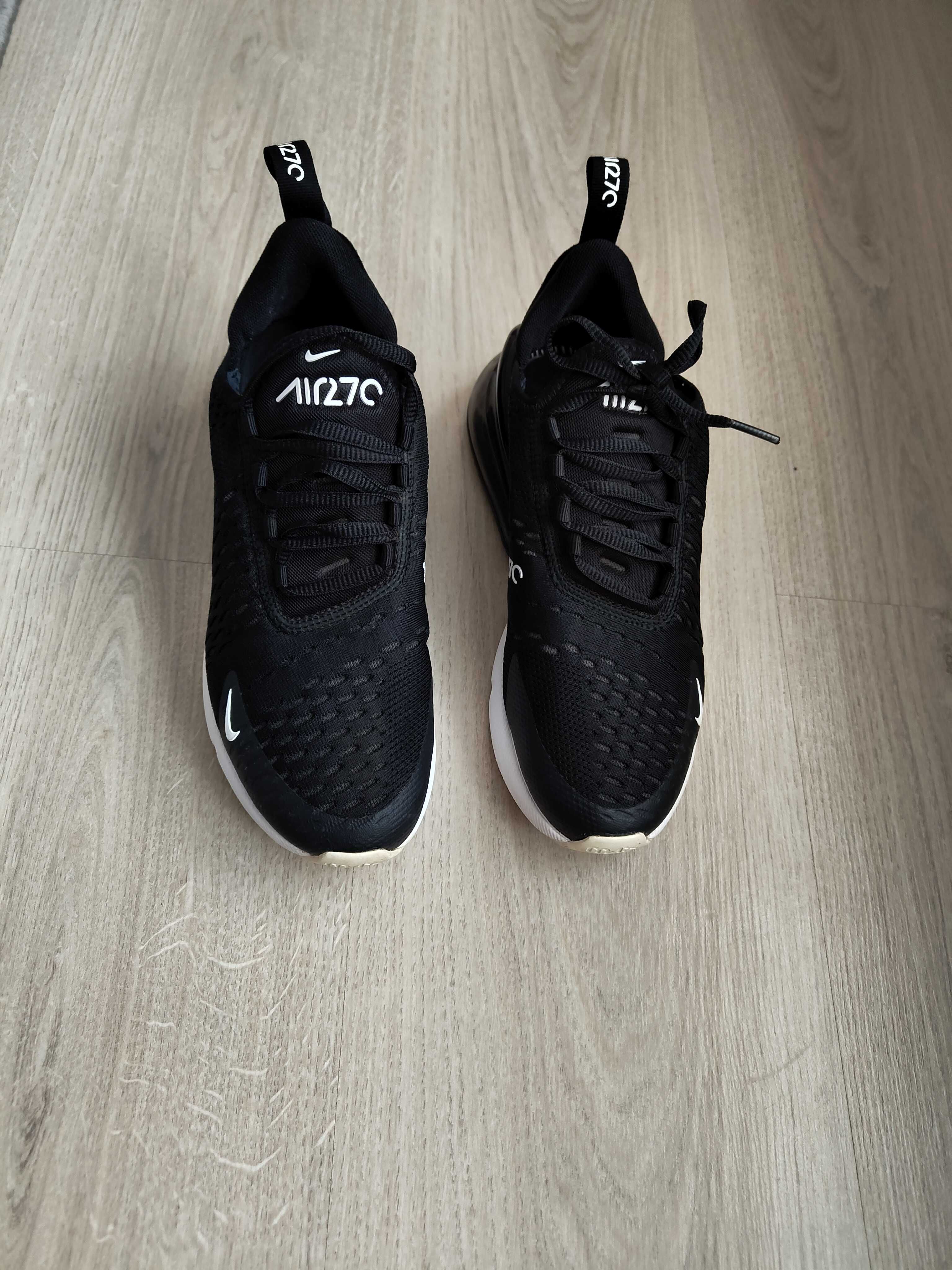 Дамски маратонки air max.