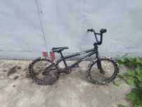 Vând bmx in stare buna