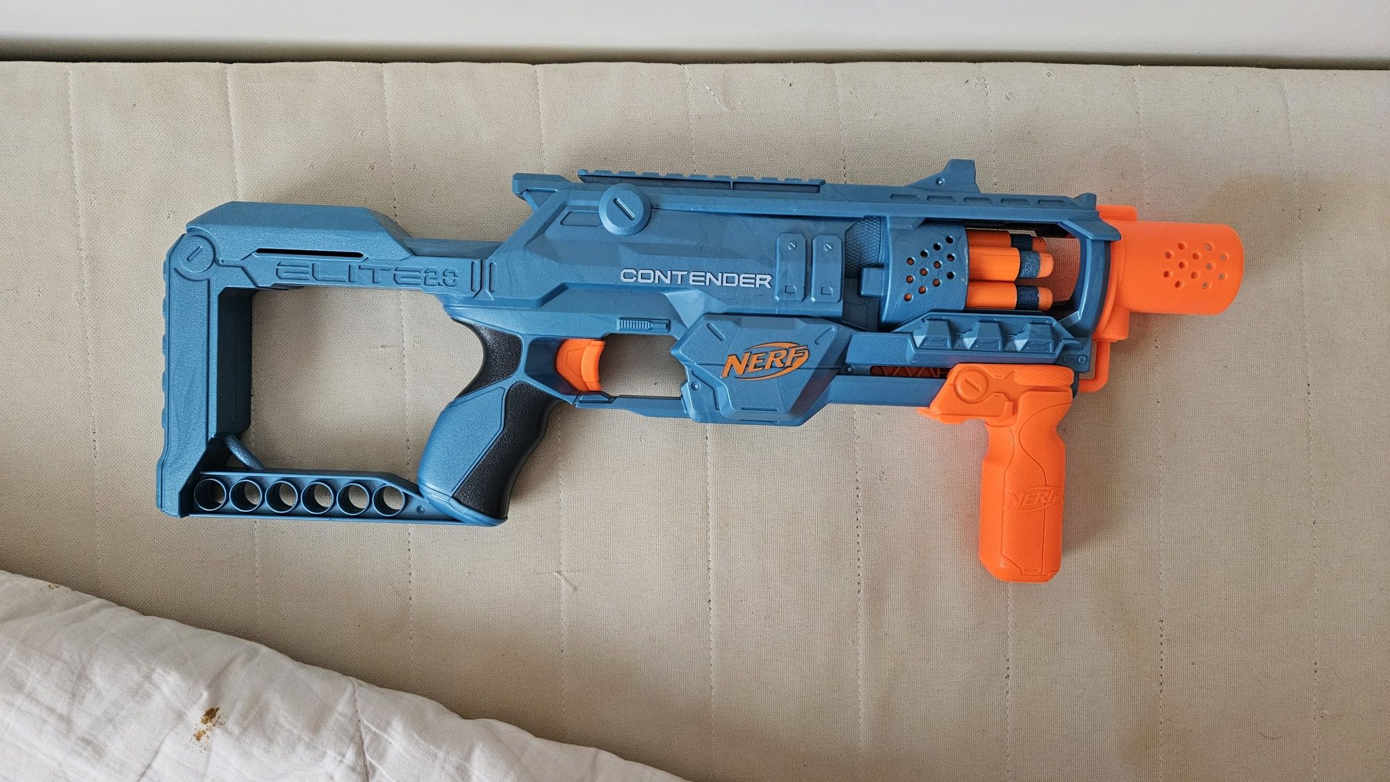 Pușcă Nerf cu 6 gloanțe