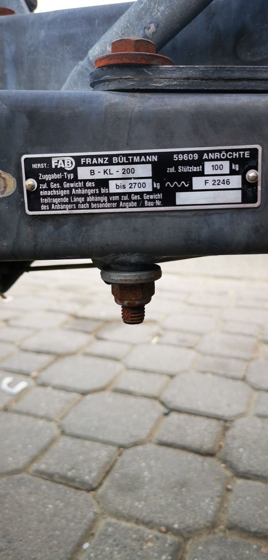 Vând trailer 2700 kg