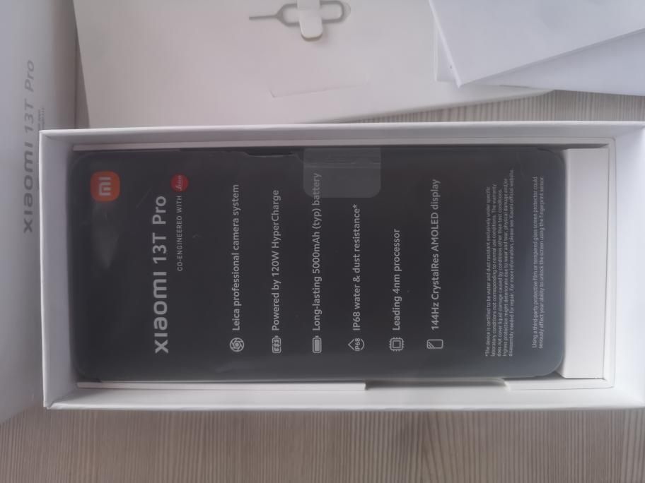Продам почти новый Xiaomi 13t pro