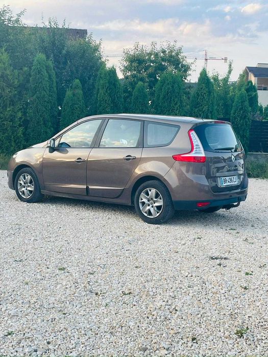 Renault Grand Scenic Euro5 - pret Black Friday
