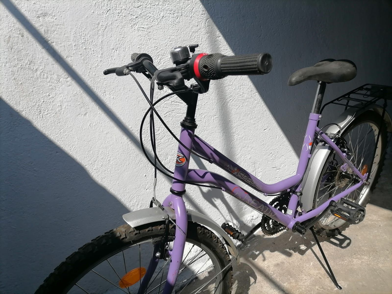 Vând bicicleta de dama