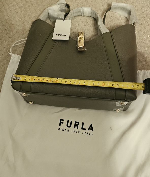 Geantă Furla 



Furla
Goccia S Tote Shoulder Bag Sage