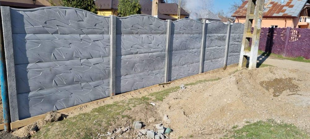 Gard beton armat (placi de beton)