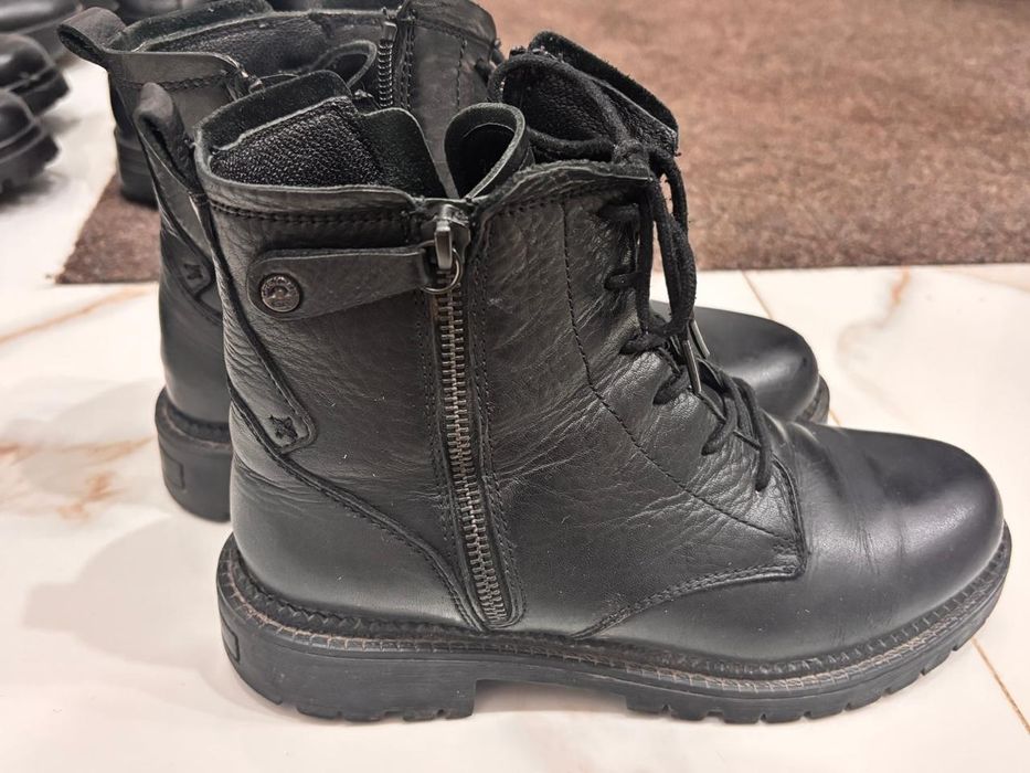Продам демисезонные женские ботинки