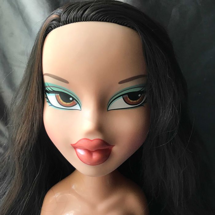 голова bratz Джейд для причёсок
