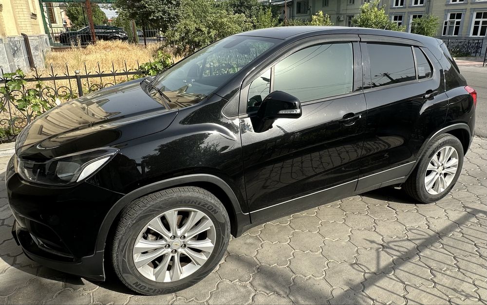Tracker 1 M/T 2019