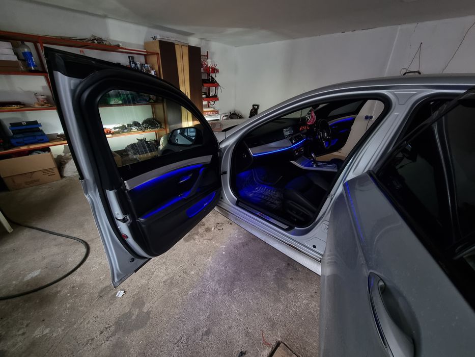 Montez lumini ambientale auto