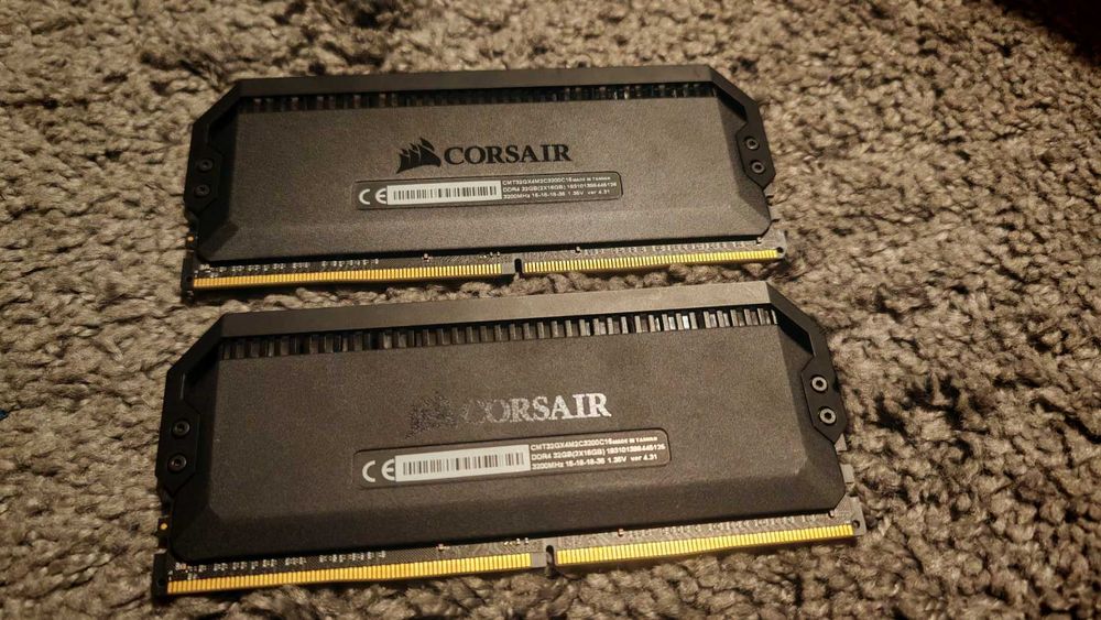 Рам памет Corsair Dominator Platinum RGB 2x16GB 32GB 3200Mhz DDR4