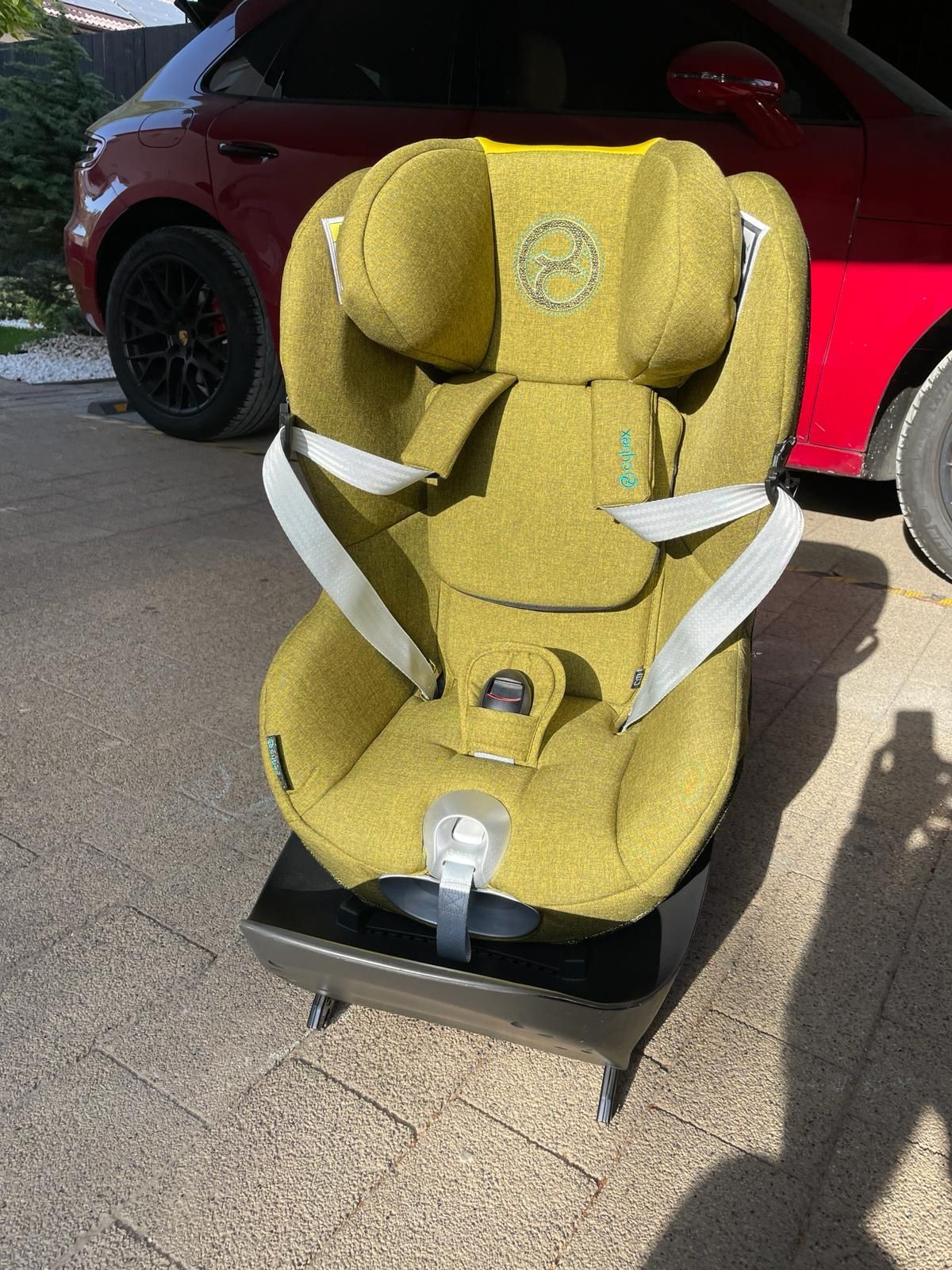 Scaun +bază auto cybex  sirona Z i-Size plus