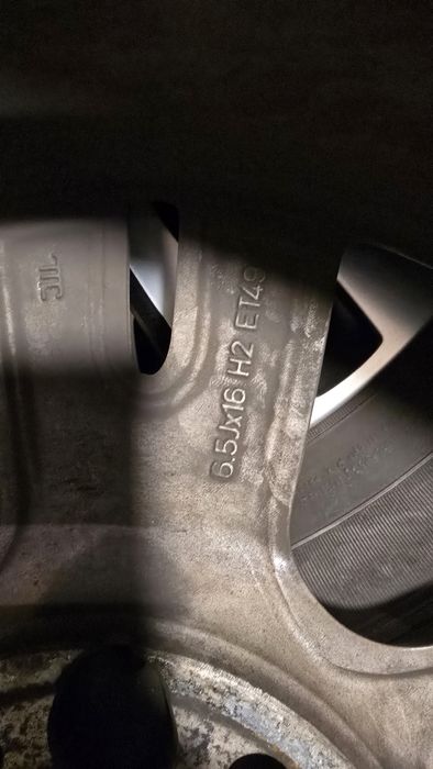 Vând jante Mercedes-Benz cu cauciucuri de vară 205/55/16  Dot 2023