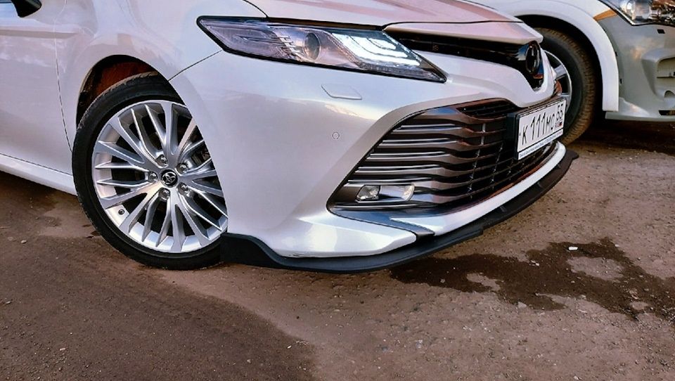 Передний сплиттер Toyota camry 70,Губа тайота камри 70 матовая