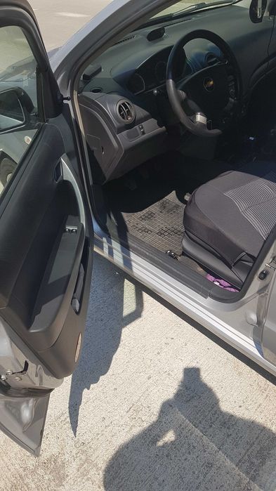 Vând Chevrolet Aveo
