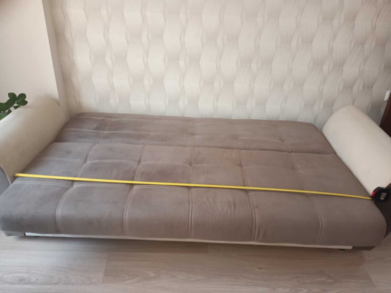 Продавам нов диван с механизъм клик-клак