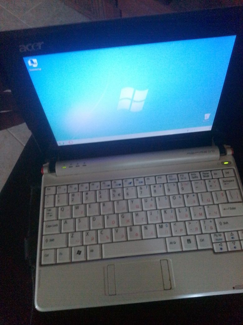 Лаптоп Acer aspire one