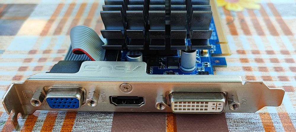 Placa video Asus Nvidia Gt 210 1G DDR2 128 bit Silent