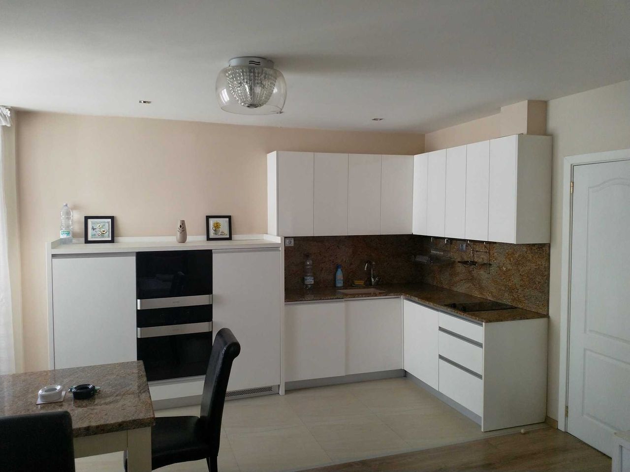 Дава се под наем Двустаен апартамент в Пловдив, Кършияка - 65 кв.м за 459 € - Снимка #1