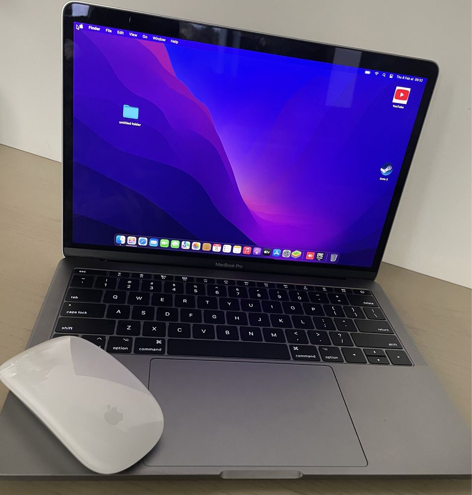 Vand MacBook Pro Core I5 plus Magic Mouse