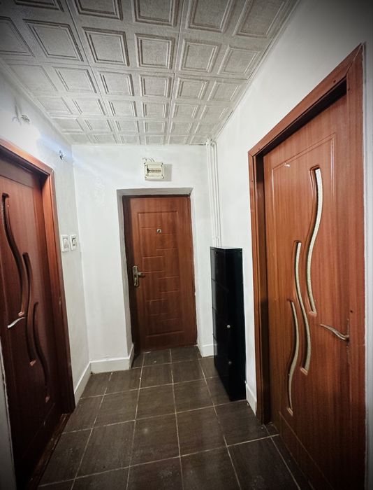 De Vânzare: Apartament 2 Camere Semidecomandat