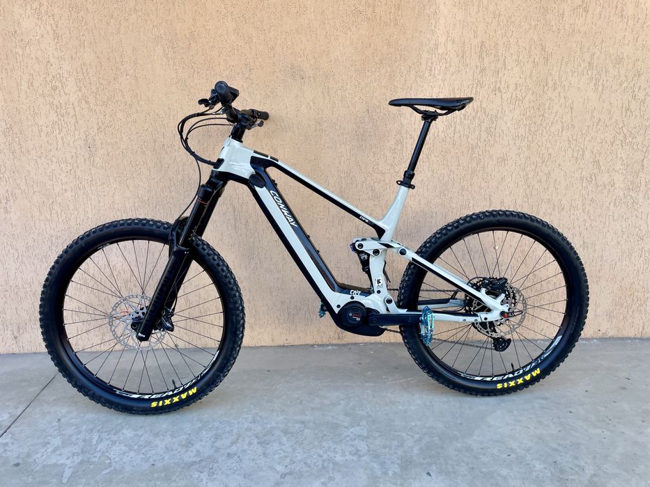 Bicicleta electrica full suspension