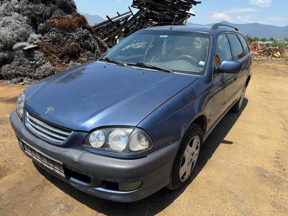 Тойота Авенсис 2000г.