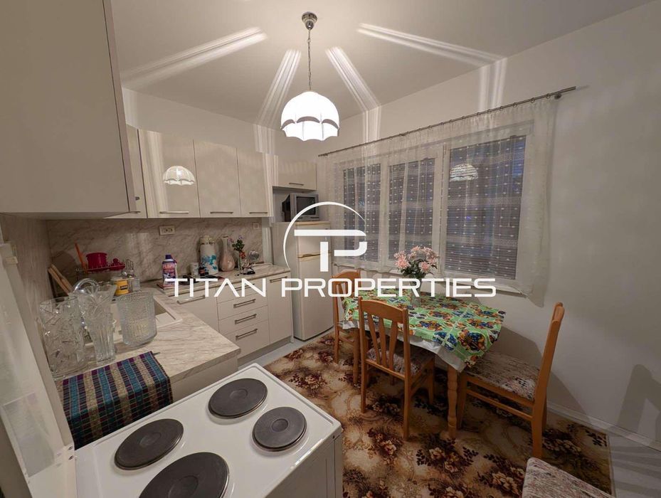 Дава се под наем Тристаен апартамент в Варна, Левски - 85 кв.м за 600 € - Снимка #1