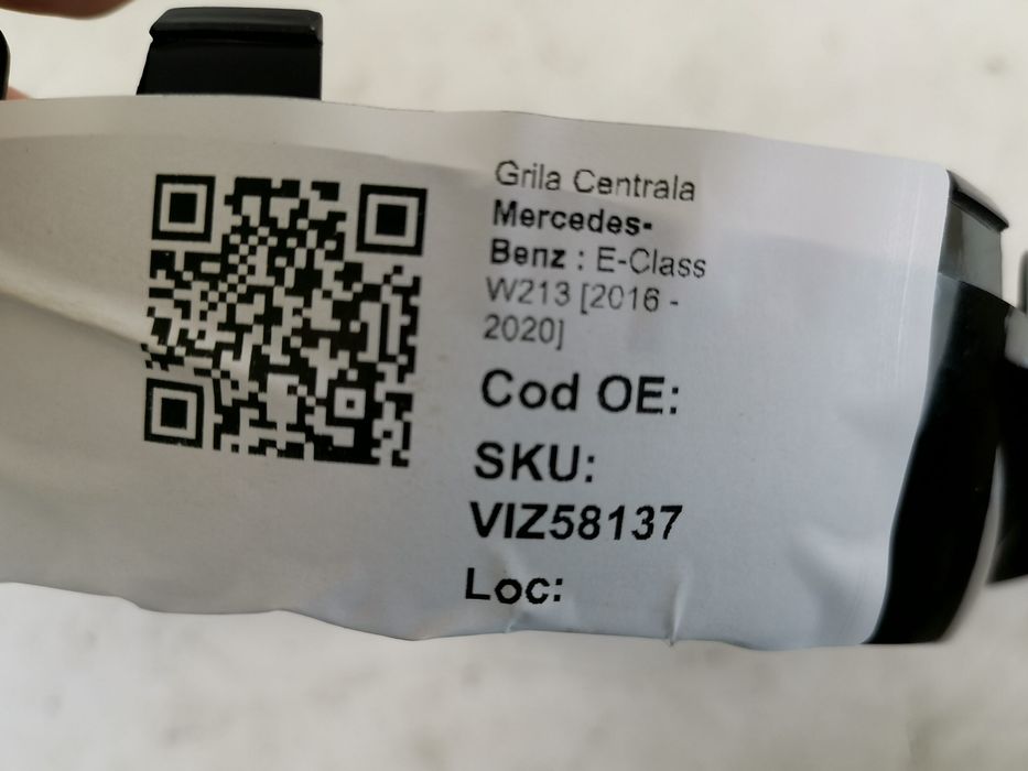 Централна решетка Мерцедес-Бенц / Mercedes-Benz E-Class W213 Оригиналн