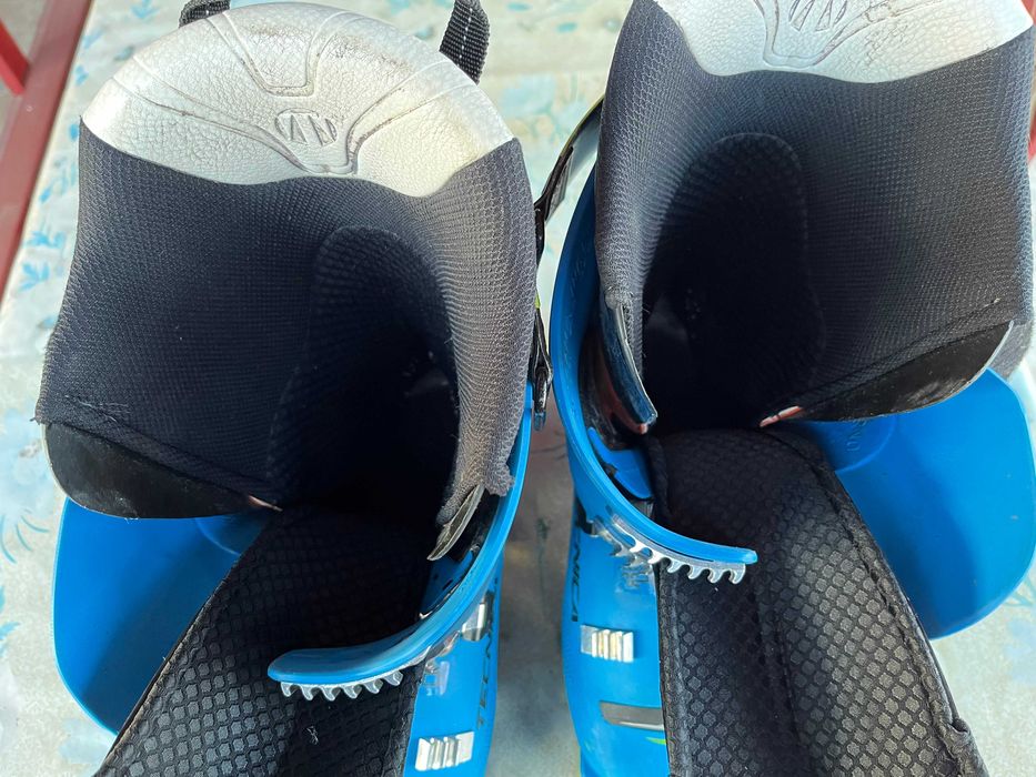 Pachet perfect pentru băieți la schi!