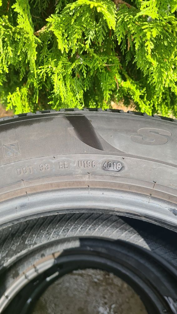 Cauciucuri iarna Pirelli 215 65 r17 / 400 lei toate 4