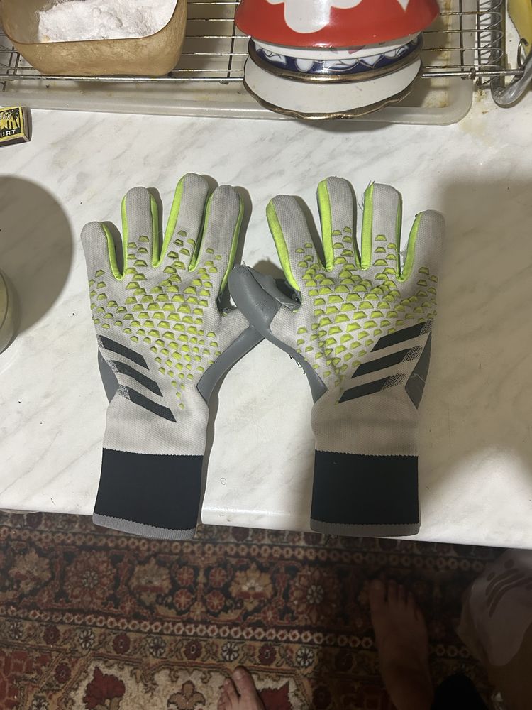 Adidas Predator Darvozabon qo’lqopi