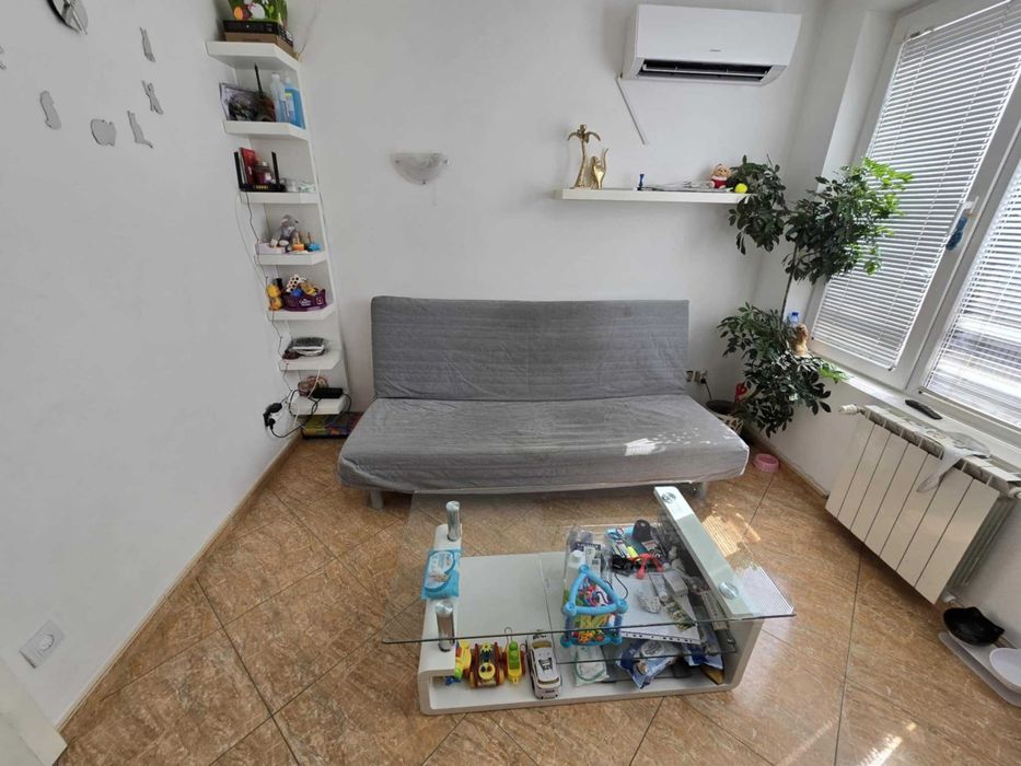 Диван с опция за сън