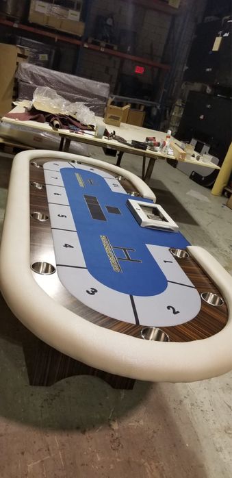 Masa de poker profesionista de 10 persoane in fabrica CustomTables.eu